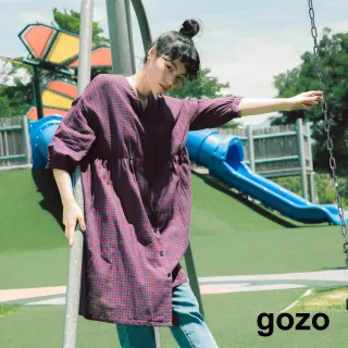 【gozo】清新V領格紋排釦長洋裝(兩色)