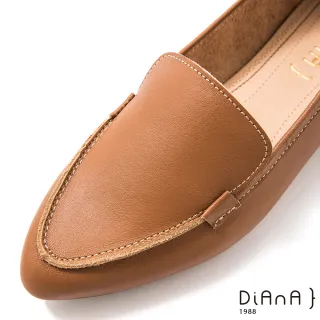 【DIANA】DIANA 1.5 cm莫蘭迪色調牛皮簡約尖頭素面樂福鞋–漫步雲端焦糖美人(茶晶棕)