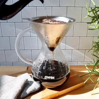 【CorelleBrands 康寧餐具】Pyrex Cafe 手沖咖啡玻璃壺 600ML(附濾網)