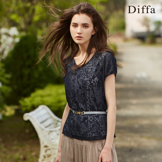 Diffa【Diffa】復古鏤空花上衣-女