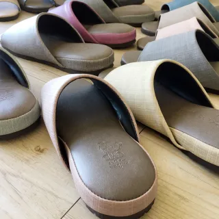 【iSlippers】極致風格-厚跟紓壓皮質室內拖鞋(任選)