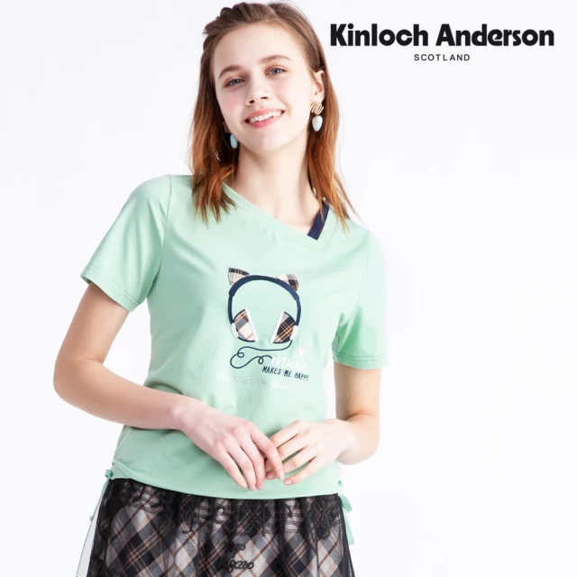 【Kinloch Anderson】金安德森女裝 斜方領短袖上衣 甜美可愛貓咪耳機愛心刺繡T恤 棉T KA108303312(草綠)