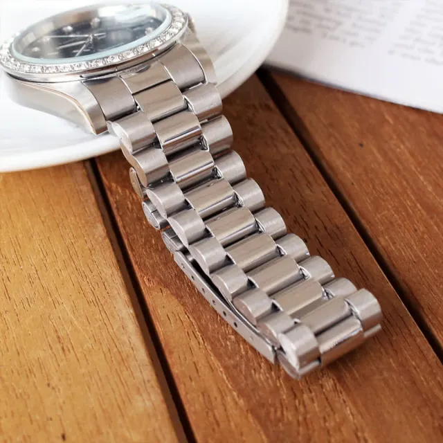 【Valentino Coupeau】晶亮圈鑽蠔式不鏽鋼殼帶男女款手錶(范倫鐵諾 古柏  VCC)