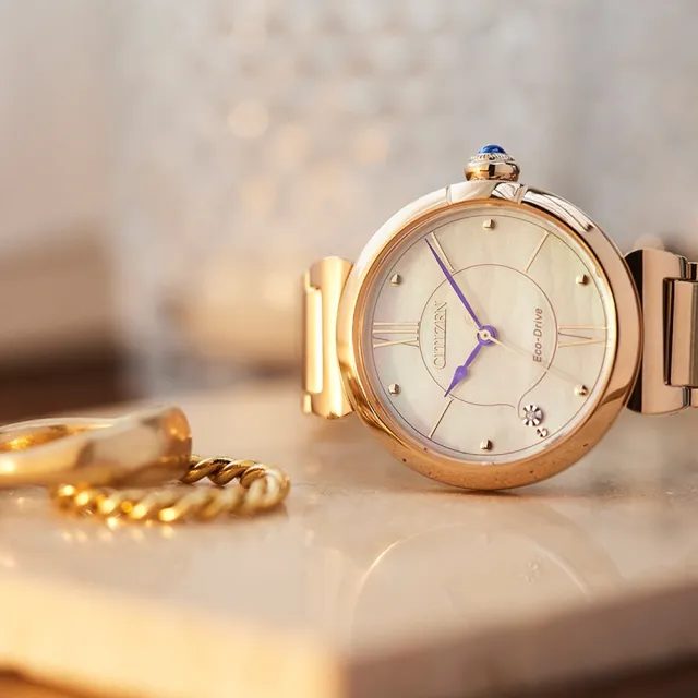 【CITIZEN 星辰】幸福鈴蘭 光動能 白蝶貝知性女錶 29.5mm(EM1073-85Y)