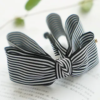 【Akiko Sakai】經典海軍風條紋寬版立體蝴蝶結造型扭扭夾(生日 送禮 禮物)