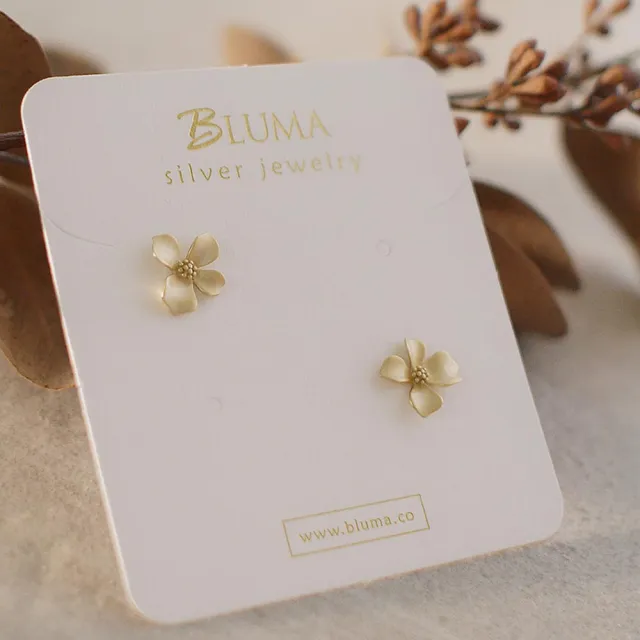 【BLUMA】記憶裡的梔子花純銀耳環(金色綻放花朵 925純銀耳飾 釘式耳環 飾品禮盒 母親節禮物)
