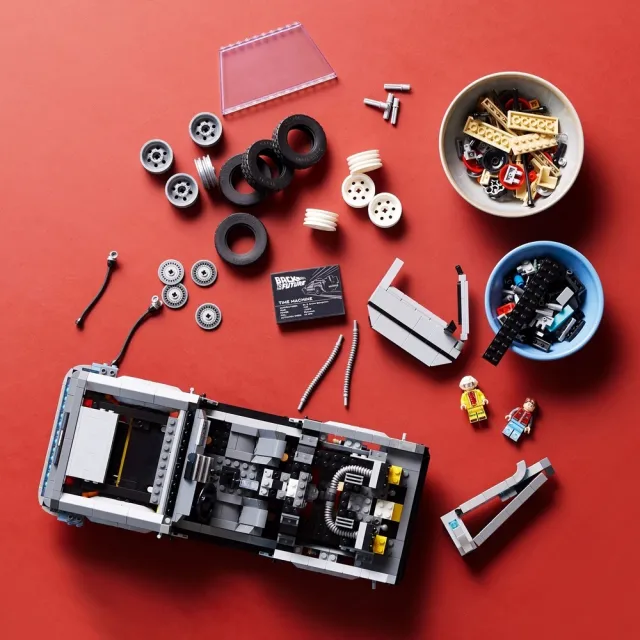 【LEGO 樂高】Icons 10300 回到未來時光機(電影《回到未來》 模型 禮物 居家擺設)