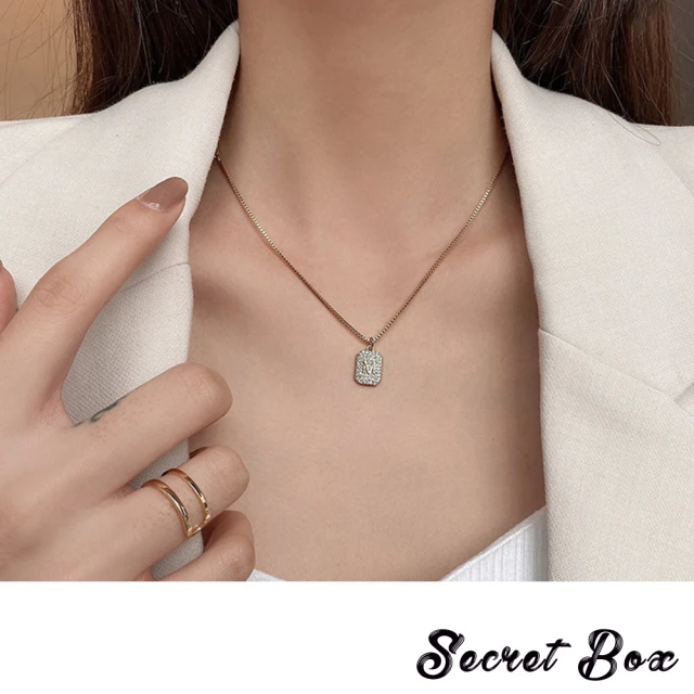 【SECRET BOX】韓國設計M字滿鑽小方牌設計項鍊(M字項鍊 滿鑽項鍊 方牌項鍊)