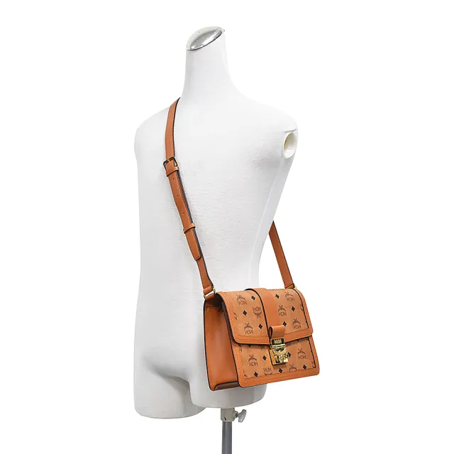 【MCM】MCM Tracy金字LOGO印花塗層帆布扣式斜背包(棕x橘)
