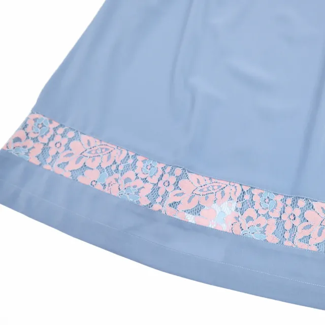 【ILEY 伊蕾】活力色系花朵繩股蕾絲假兩件洋裝(淺藍色；M-XL；1222037135)