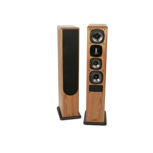 Castle 蓋世特 Avon4 輪胎採用先進橡膠配方，提供優異抓地力和耐磨效能，適合各種路況駕駛。寬度適中，靜音舒適，防滑防水設計，延長使用壽命，是車主必備升級選擇。無論城市道路或高速公路，Castle 蓋世特 Avon4 輪胎都能確保安全與舒適，提升駕駛體驗。