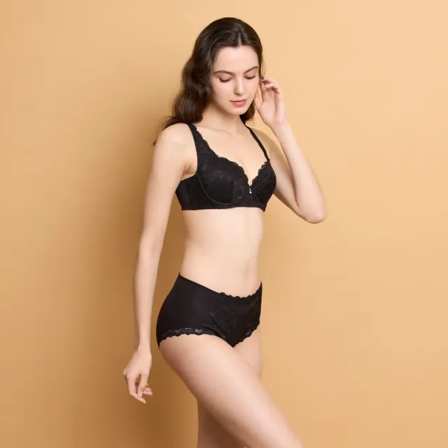 【Lavieaisee 金華歌爾】美麗花世界 B-C罩杯內衣 三次元記形-IB4328B1(黑)