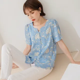 【OB 嚴選】V高顏值．桃心領不易皺全開襟印花上衣 《AB17463》