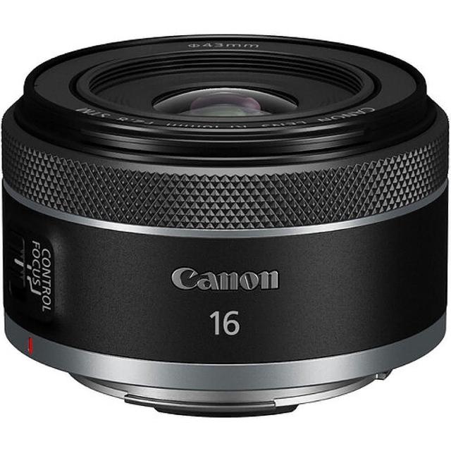Canon 佳能 RF 16mm f/2.8 STM 是一款專為全幅相機設計的廣角定焦鏡頭，具備恆定 f/2.8 大光圈，提供出色低光表現與淺景深效果。STM 馬達確保快速靜音對焦，適合風景、建築與室內攝影。貨源為公司貨，規格及隨機標準配備以實際出貨為主，如有錯誤或不符者，將不再另行補寄或更換，謝謝！