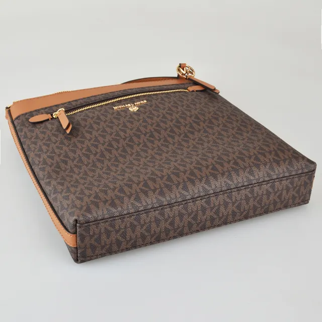 【Michael Kors】MK MICHAEL KORS JET SET經典字母LOGO滿版PVC牛皮飾邊拉鍊斜背包(深棕x橡子棕)