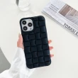 【LOYALTY】iPhone14Plus/14Pro/14ProMax液態矽膠純色立體方格手機保護殼 黑色