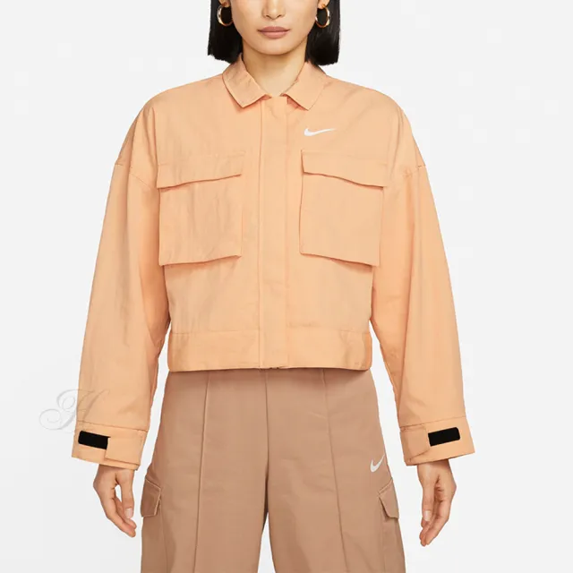 【NIKE 耐吉】外套 女款 風衣外套 立領外套 運動 AS W NSW ESSNTL WVN JKT FIELD 橘 DM6244-851