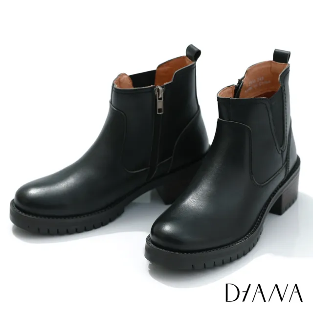 【DIANA】5 cm質感雙色牛皮彈性布鞋口設計側拉鍊德比短靴-經典復古(黑)
