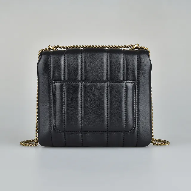 【TORY BURCH】TORY BURCH Kira金字LOGO羊皮直條絎縫設計鏈帶翻蓋旋鎖式斜背方形包(黑)