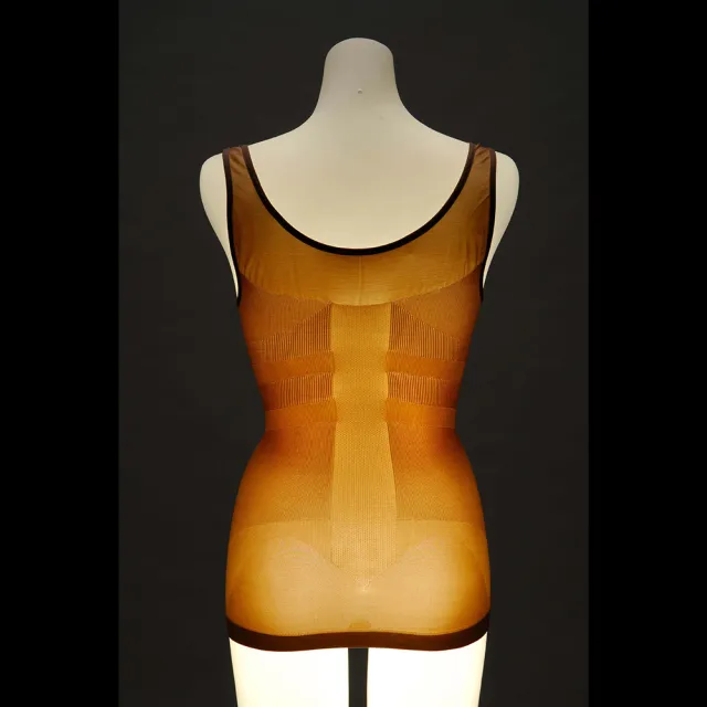 【ADVANCING】笠原巖研發 V型開胸展背舒壓美姿衣1件(日本原裝進口 塑身 舒壓 美胸 美姿  體態 線條 調整衣)