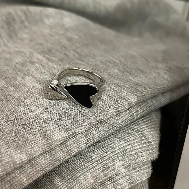 【00:00】韓國設計個性潮流黑色雙愛心造型開口戒 戒指(黑色戒指 雙愛心戒指)