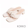 【KOKKO 集團】氣質抓皺感綿羊皮夾腳低跟拖鞋(白色)