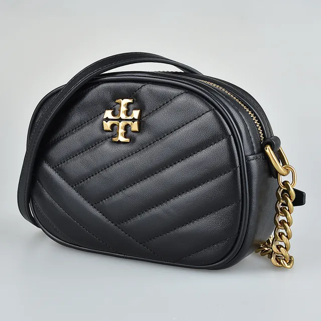 TORY BURCH TORY BURCH KIRA CHEVRON經典雙T LOGO絎縫設計羊皮拉鍊斜背相機包(黑)