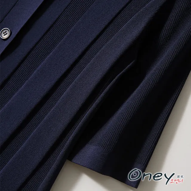 【ONEY 歐妮】★氣質翻領壓紋五分袖針織上衣(春夏/柔暖透氣/五分短袖/修身顯瘦)