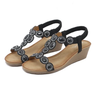 【QUEENA】坡跟涼鞋 T字涼鞋/波西米亞民族風美鑽鑲嵌圓寶石T字造型坡跟涼鞋(黑)