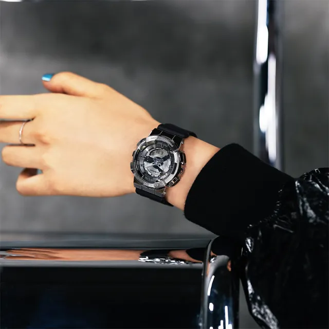 【CASIO 卡西歐】G-SHOCK 金屬色雙顯電子錶-百搭銀 禮物 送禮 推薦(GM-S110-1A)