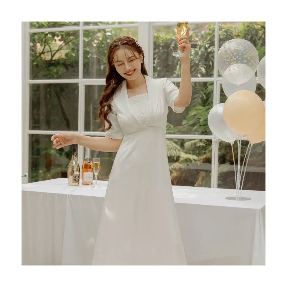 【OB 嚴選】韓系西裝領蕾絲拼接五分袖洋裝輕婚紗 《DA9741》