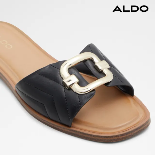 【ALDO】QELAJAR-時尚幾何壓紋金屬環釦平底日常穆勒鞋-女(黑色)