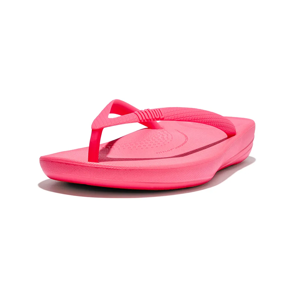 【FitFlop】IQUSHION ERGONOMIC FLIP-FLOPS輕量人體工學夾腳涼鞋-女(粉色)