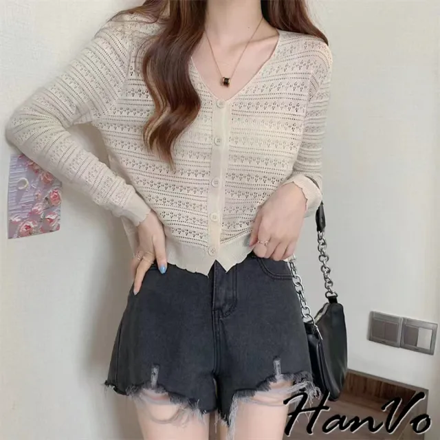 【HanVo】現貨 奶呼呼的鉤花針織排扣上衣(韓系時髦親乎舒適百搭顯瘦修身上衣 韓國女裝 女生衣著 1881)