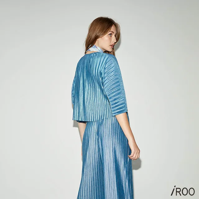 【iROO】立體造型摺短外套