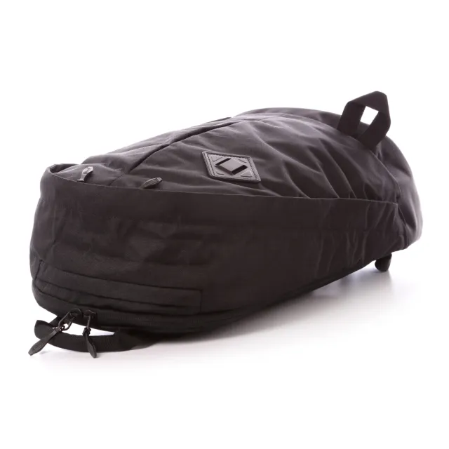 【Coleman】OFF THE GREEN商務後背包 21。CM-36263(黑沙)