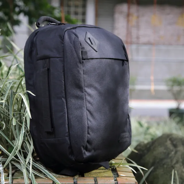 【Coleman】OFF THE GREEN商務後背包28。CM-36268(黑沙)
