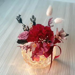 【OSTARA FLORIST 奧斯塔拉花藝】獨特的馨花燈(永生花、康乃馨、母親節、媽媽、花禮)