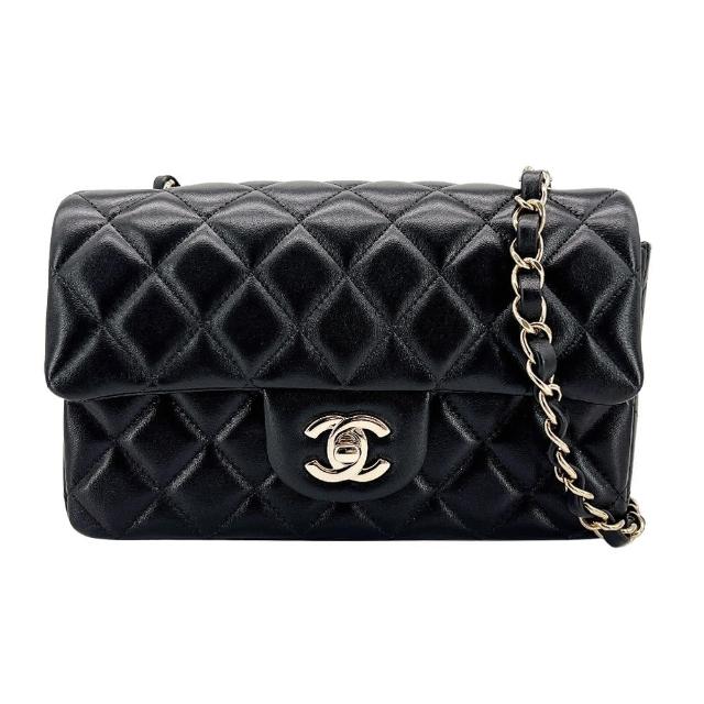 【CHANEL 香奈兒】Mini Flap 淡金雙C菱格小羊皮斜背鍊包-20cm(A69900-黑)