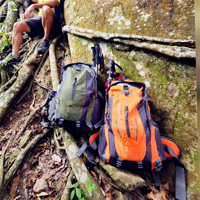 【May Shop】輕量運動戶外自助旅行雙肩後背包 男女中性款戶外運動旅行登山包(輕量