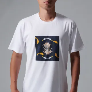 【TSUBASA洒落運動衣】YAMATO聯名款 白色T-Shirt 圖案相撲鯉魚(圓領T恤 白T恤 寬鬆休閒 短袖T恤)
