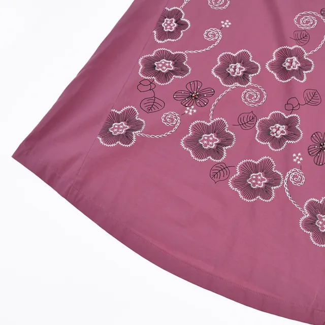 【ILEY 伊蕾】燙金花朵領口抽繩棉質彈性上衣(紫色；M-2L；1232181205)