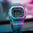 【CASIO 卡西歐】G-SHOCK 智慧藍芽 半透明漸層配色方形電子錶-藍(DW-B5600G-2 防水200米)