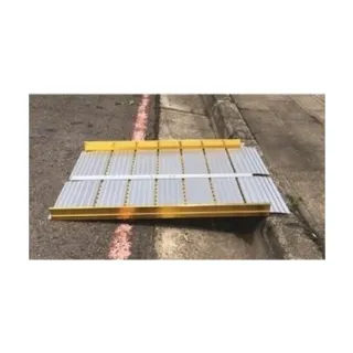 【通用無障礙】無障礙規劃施工 攜帶式 兩片折合式 鋁合金 斜坡板(長145cm、寬74cm)