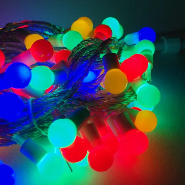 【摩達客-聖誕裝飾品特賣】聖誕燈100燈LED圓球珍珠燈串(插電式/彩色光/ 透明線附控制器跳機 高亮度又省電)