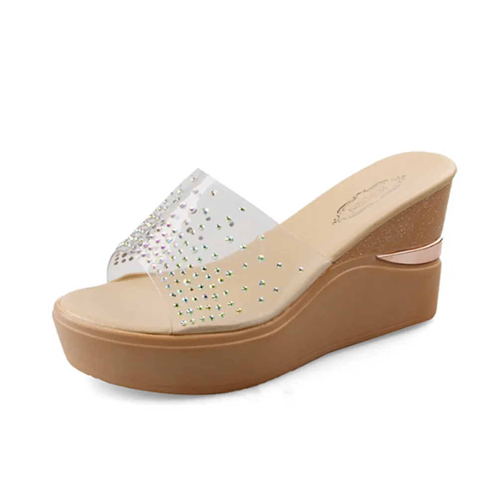【JP Queen New York】簡單設計透明水鑽坡跟厚底涼鞋(米白色)