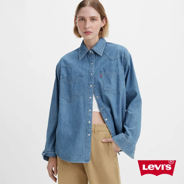 【LEVIS 官方旗艦】女款 寬鬆微落肩版牛仔襯衫外套 / 精工輕藍染石洗 / 寒麻纖維 熱賣單品 A5974-0008