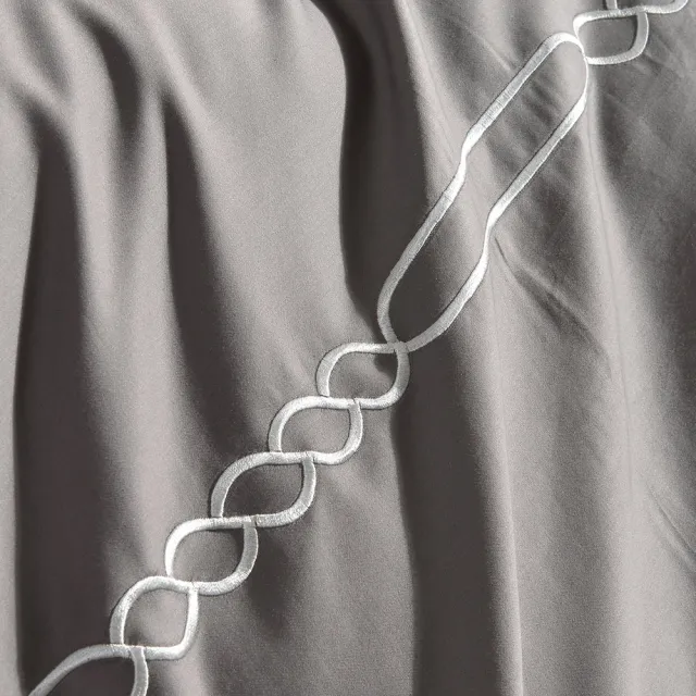 【Betrise】萊茵灰 輕奢系列 特大頂級300織100%精梳長絨棉素色刺繡四件式被套床包組(送寢具專用洗滌袋X1)