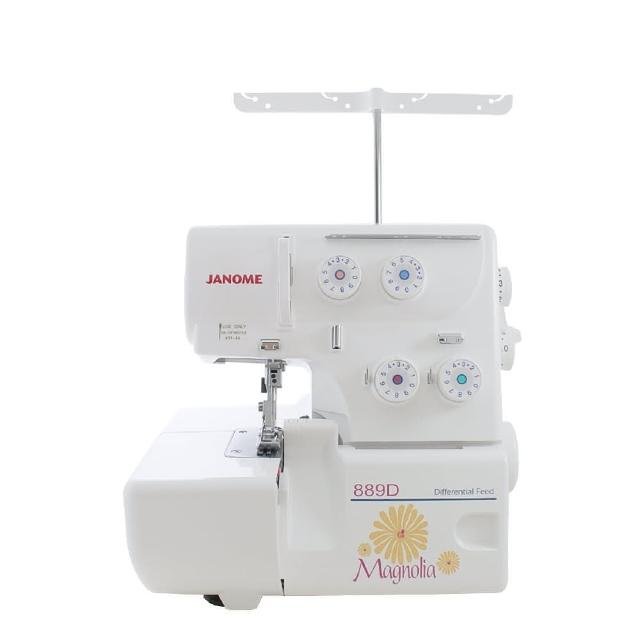 JANOME車樂美 889D 是一款臺灣製的機械型縫紉機，採用垂直式半迴轉梭床設計，最高縫紉速度達700針/分以上，適合專業縫製需求。針趾幅度與長度均為0~7mm以下，操作靈活且精準。機身採用複合材質，輕便耐用，淨重7KG，毛重9KG。外型尺寸為29cm x 28cm x 27cm，外箱尺寸為38cm x 34cm x 36cm。內附控制器、電線、保固書及標準配件，如鑷子、車針組、展線器與螺絲起子，電壓為110V，提供2年保固。本產品為特殊機種，無設定梭床。