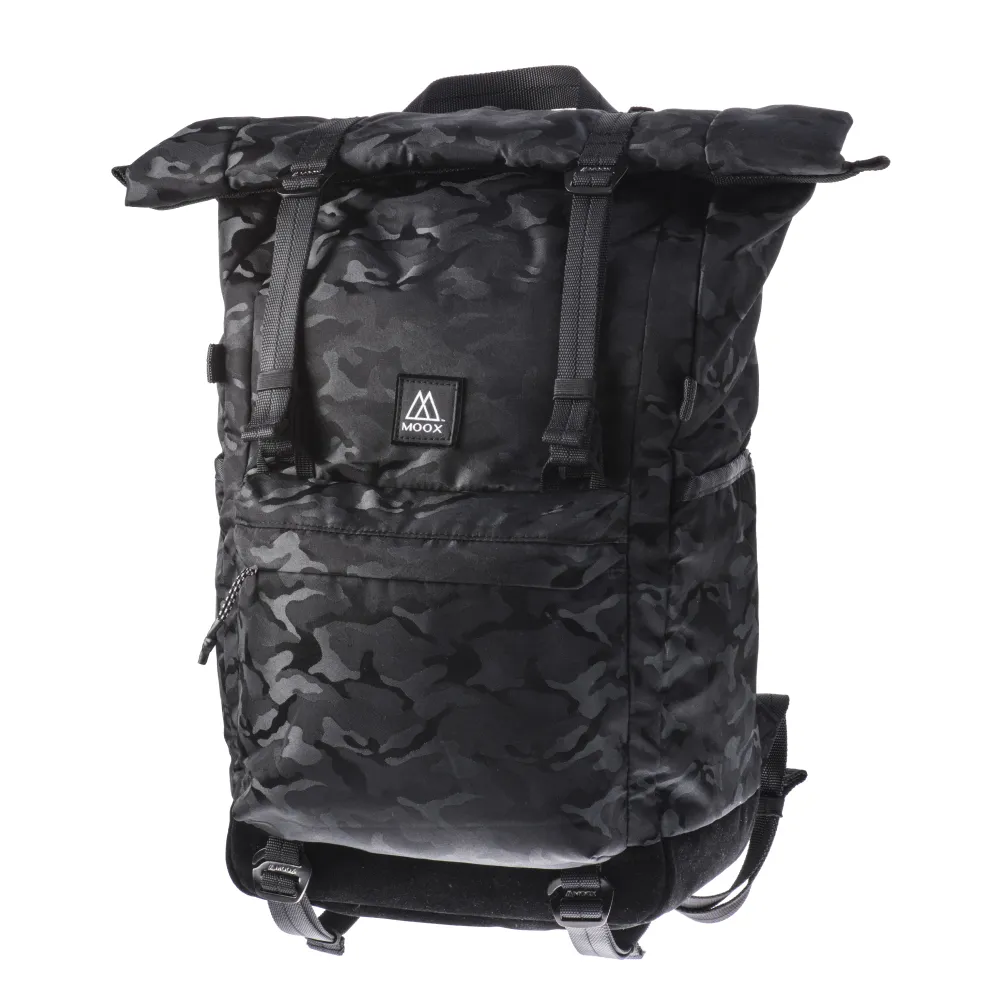 【MOOX 穆克斯】A3AB CONVERT多功能探險後背包-雙層筆電包(迷彩黑)